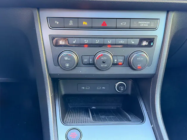 CUPRA Ateca 1.5 TSI *** PANORAMADACH & ANHÄNGERKUPPLUNG ***