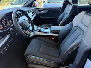 AUDI SQ8 SUV TFSI quattro tiptronic