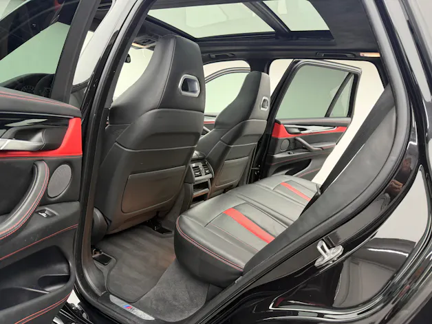 BMW X5M Edition Black Fire Steptronic / Akrapovic Abgasanlage / H&R Federn / 360° Kamera / Panoramadach / H&K Soundsystem