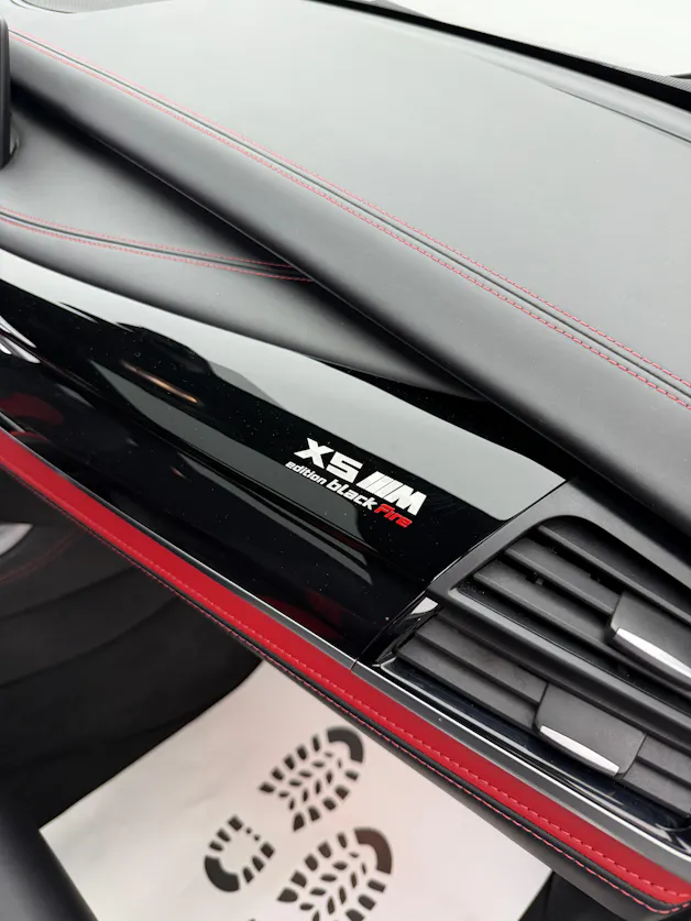 BMW X5M Edition Black Fire Steptronic / Akrapovic Abgasanlage / H&R Federn / 360° Kamera / Panoramadach / H&K Soundsystem