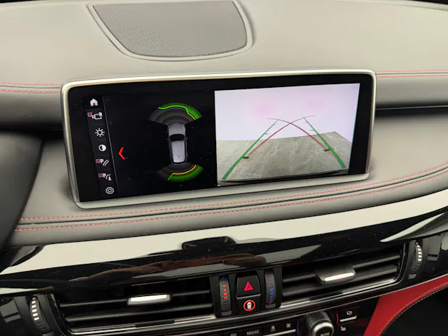 BMW X5M Edition Black Fire Steptronic / Akrapovic Abgasanlage / H&R Federn / 360° Kamera / Panoramadach / H&K Soundsystem