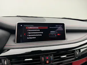 BMW X5M Edition Black Fire Steptronic / Akrapovic Abgasanlage / H&R Federn / 360° Kamera / Panoramadach / H&K Soundsystem