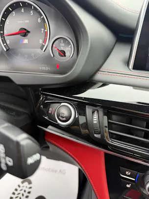 BMW X5M Edition Black Fire Steptronic / Akrapovic Abgasanlage / H&R Federn / 360° Kamera / Panoramadach / H&K Soundsystem