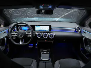 MERCEDES-BENZ CLA 200 d AMG Night Edition *ALL BLACK*Facelift*Ambientebeleuchtung*