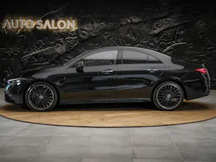 MERCEDES-BENZ CLA 200 d AMG Night Edition *ALL BLACK*Facelift*Ambientebeleuchtung*