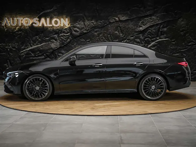 MERCEDES-BENZ CLA 200 d AMG Night Edition *ALL BLACK*Facelift*Ambientebeleuchtung*