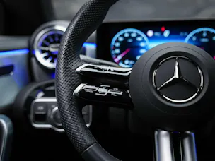 MERCEDES-BENZ CLA 200 d AMG Night Edition *ALL BLACK*Facelift*Ambientebeleuchtung*
