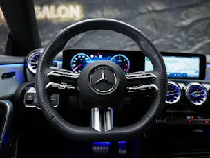 MERCEDES-BENZ CLA 200 d AMG Night Edition *ALL BLACK*Facelift*Ambientebeleuchtung*