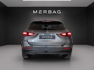 MERCEDES-BENZ GLA 250 4MATIC Swiss Star