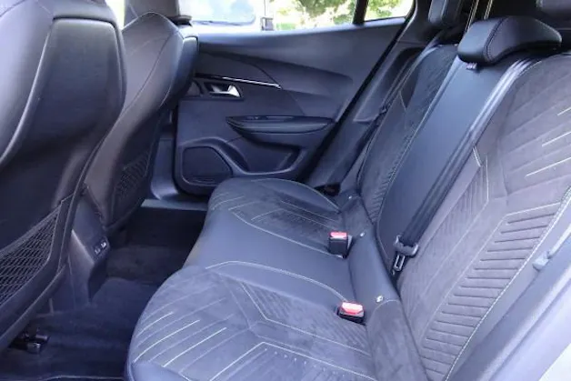 PEUGEOT 2008 1.2 145 MHEV GT