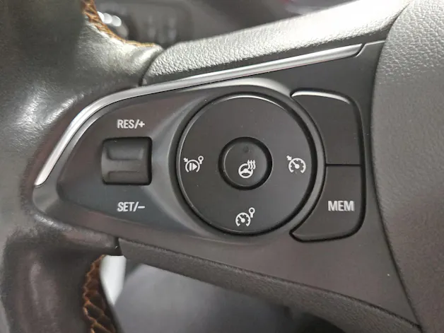 OPEL Crossland X 1.2i Ultimate