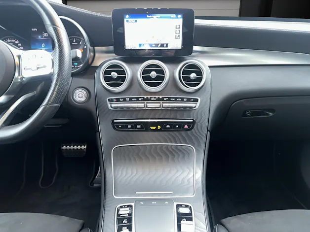 MERCEDES-BENZ GLC 200 AMG Line 4Matic