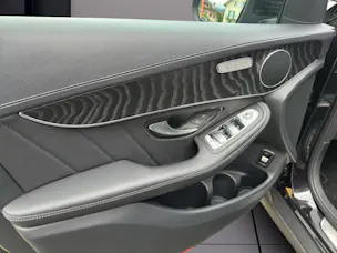 MERCEDES-BENZ GLC 200 AMG Line 4Matic