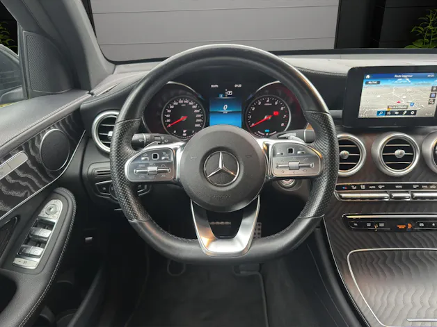 MERCEDES-BENZ GLC 200 AMG Line 4Matic
