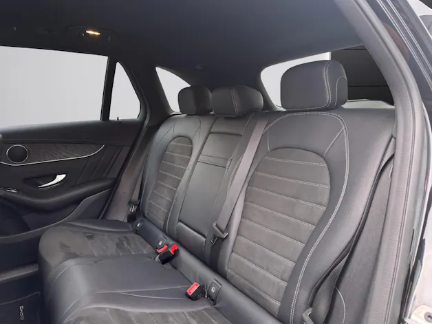 MERCEDES-BENZ GLC 200 AMG Line 4Matic