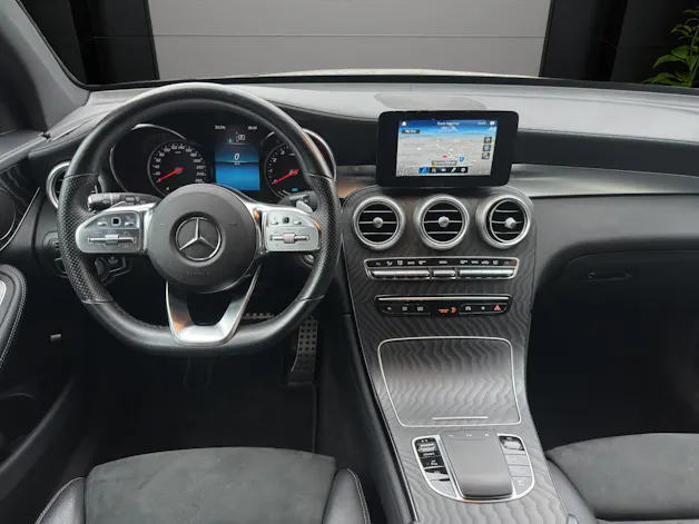 MERCEDES-BENZ GLC 200 AMG Line 4Matic