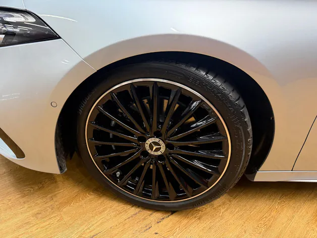 MERCEDES-BENZ A 220 4M - AMG / DISTRONIC / 360 Grad Kamera / Leder-Paket / Winter-Paket / Night-Paket