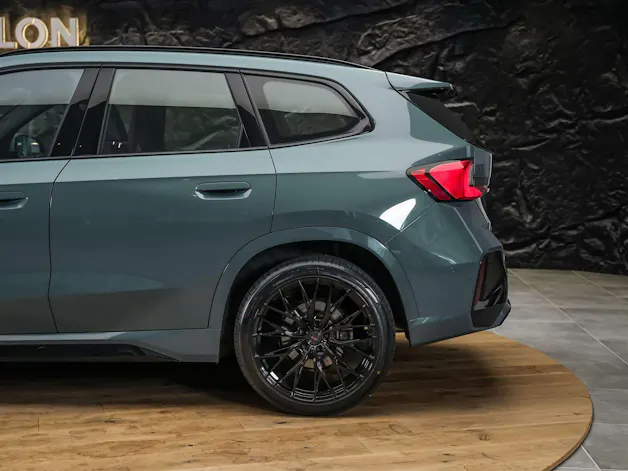 BMW X1 xDrive 23i M Sport *20" Felgen*Abstandstempomat*AHK*