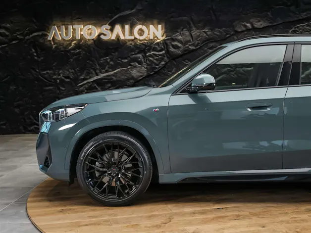 BMW X1 xDrive 23i M Sport *20" Felgen*Abstandstempomat*AHK*