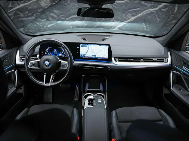 BMW X1 xDrive 23i M Sport *20" Felgen*Abstandstempomat*AHK*