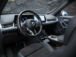 BMW X1 xDrive 23i M Sport *20" Felgen*Abstandstempomat*AHK*