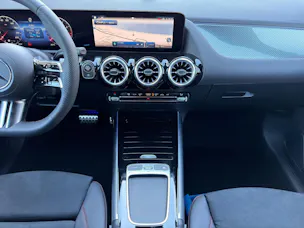 MERCEDES-BENZ GLA 200 Night Star 7G-DCT