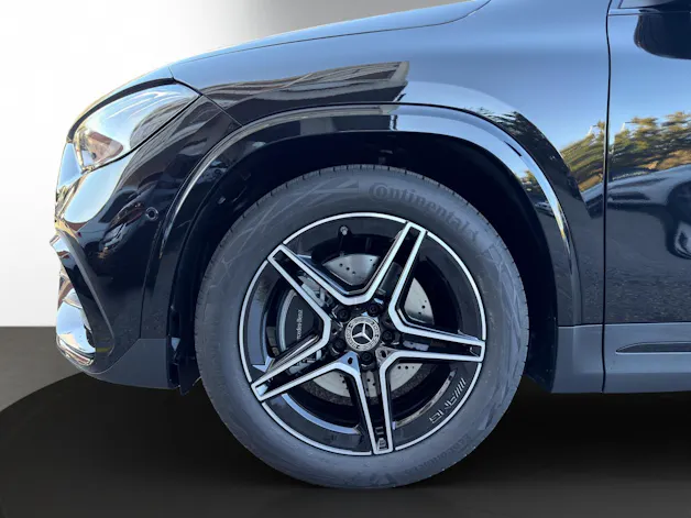 MERCEDES-BENZ GLA 200 Night Star 7G-DCT