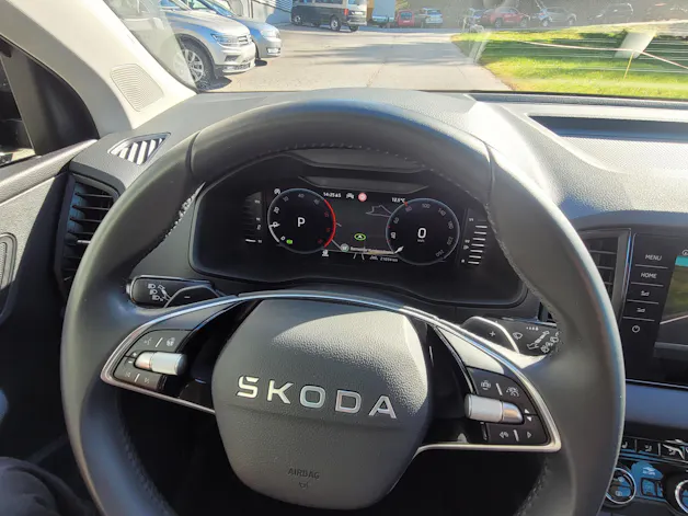 SKODA Karoq 2.0 TDI CR Selection 4x4 DSG *Anhängerkupplung+Garantie*