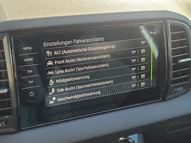 SKODA Karoq 2.0 TDI CR Selection 4x4 DSG *Anhängerkupplung+Garantie*