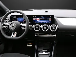 MERCEDES-BENZ GLA 250 4MATIC Swiss Star