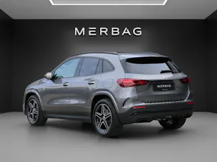 MERCEDES-BENZ GLA 250 4MATIC Swiss Star