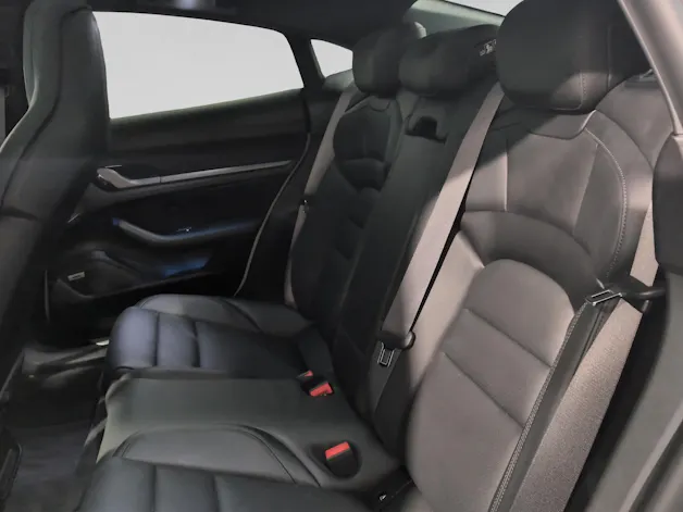 PORSCHE Taycan 4S
