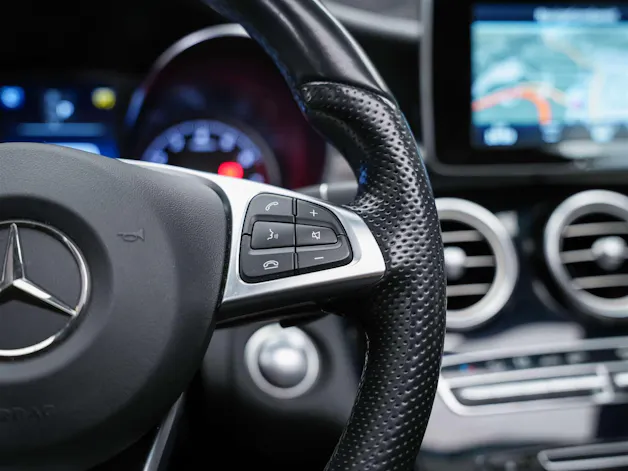 MERCEDES-BENZ GLC Coupé 250 AMG Line 4Matic 9G-Tronic *CH-Fahrzeug*Panorama*360° Kamera*Memory*