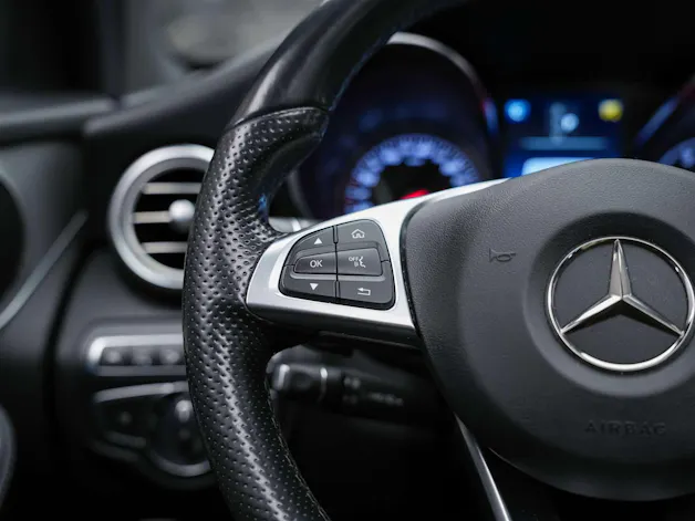 MERCEDES-BENZ GLC Coupé 250 AMG Line 4Matic 9G-Tronic *CH-Fahrzeug*Panorama*360° Kamera*Memory*