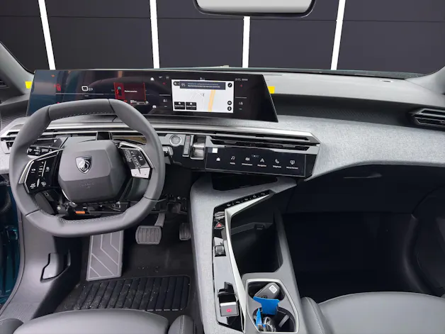 PEUGEOT 5008 MHEV Allure Premium e-DSC6