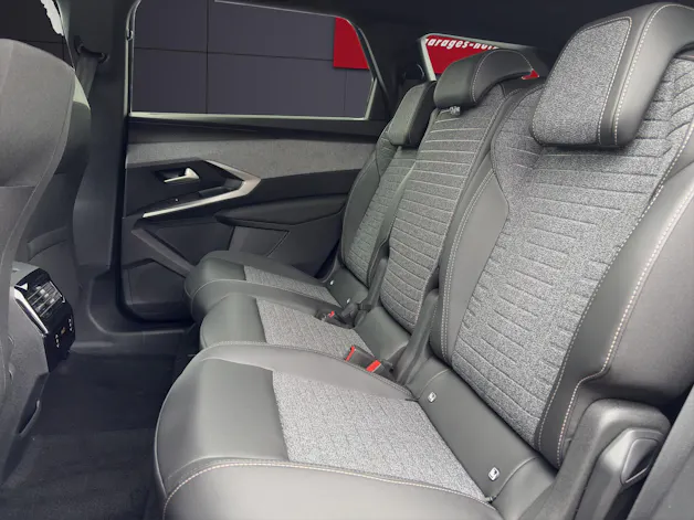 PEUGEOT 5008 MHEV Allure Premium e-DSC6