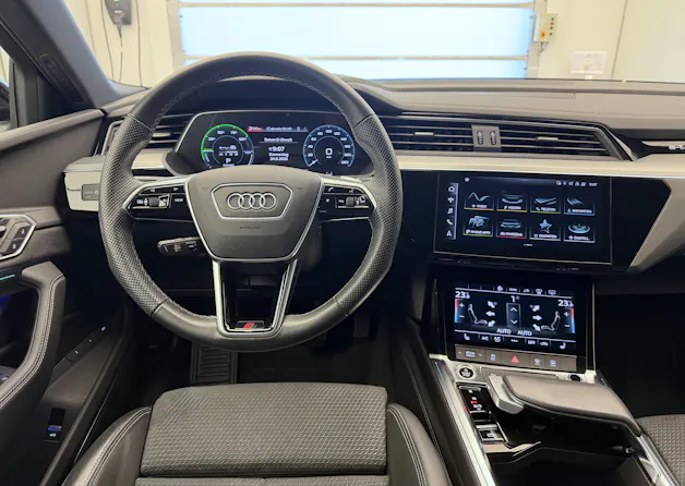 AUDI e-tron 55 Advanced Black Edition quattro