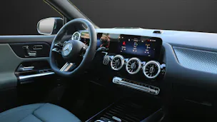 MERCEDES-BENZ GLA 250 4MATIC Swiss Star