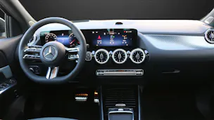 MERCEDES-BENZ GLA 250 4MATIC Swiss Star