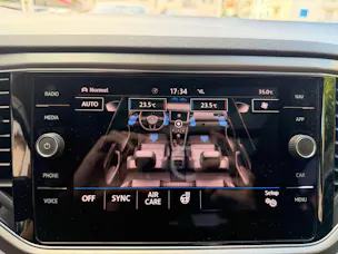 VW T-Roc 2.0 TSI 4MOTION STYLE ***ANHÄNGERKUPPLUNG & PANORAMAGLASDACH***