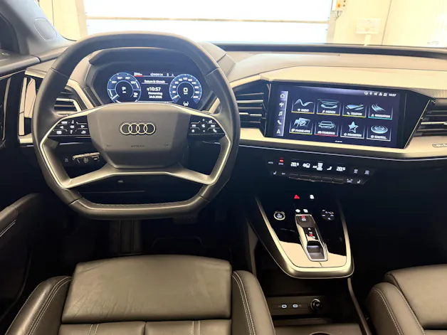 AUDI Q4 e-tron 50 quattro