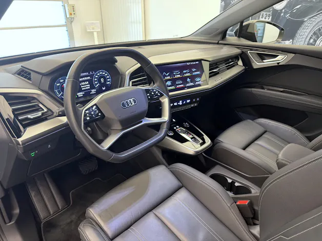 AUDI Q4 e-tron 50 quattro