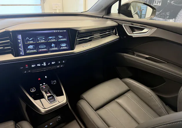 AUDI Q4 e-tron 50 quattro