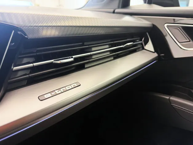 AUDI Q4 e-tron 50 quattro