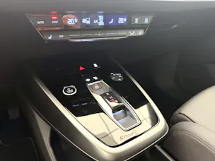 AUDI Q4 e-tron 50 quattro