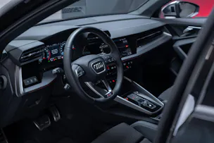 AUDI S3 Limousine 2.0 TFSI quattro S-Tronic / Rückfahrkamera / Ambientebeleuchtung / Tempomat