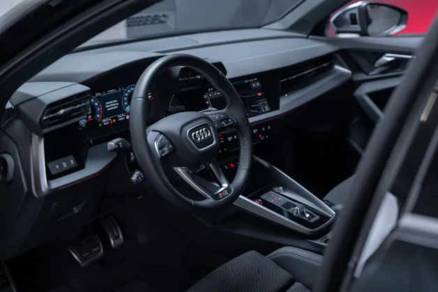 AUDI S3 Limousine 2.0 TFSI quattro S-Tronic / Rückfahrkamera / Ambientebeleuchtung / Tempomat