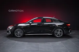 AUDI S3 Limousine 2.0 TFSI quattro S-Tronic / Rückfahrkamera / Ambientebeleuchtung / Tempomat