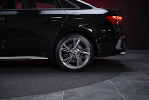 AUDI S3 Limousine 2.0 TFSI quattro S-Tronic / Rückfahrkamera / Ambientebeleuchtung / Tempomat