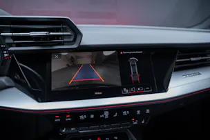 AUDI S3 Limousine 2.0 TFSI quattro S-Tronic / Rückfahrkamera / Ambientebeleuchtung / Tempomat